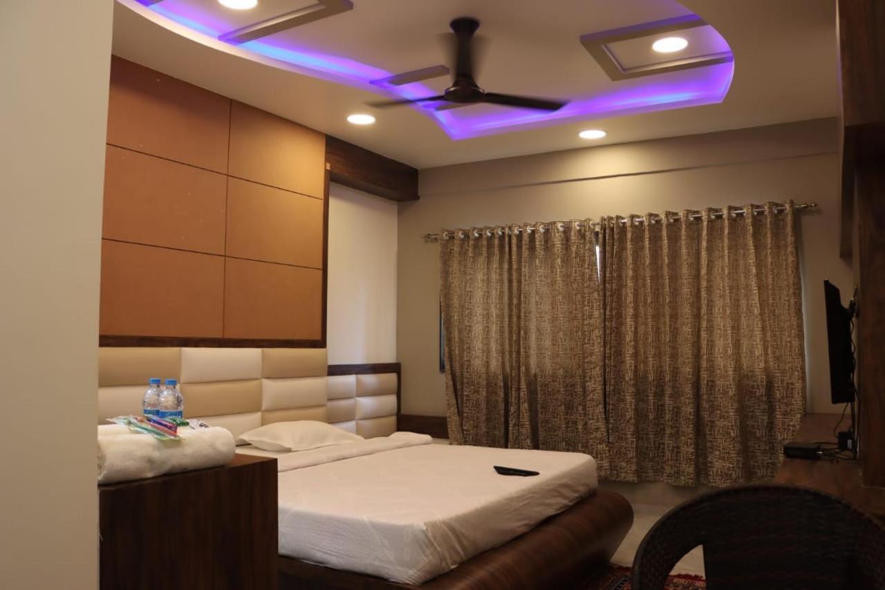 Pawan Executive Tuljapur מראה חיצוני תמונה