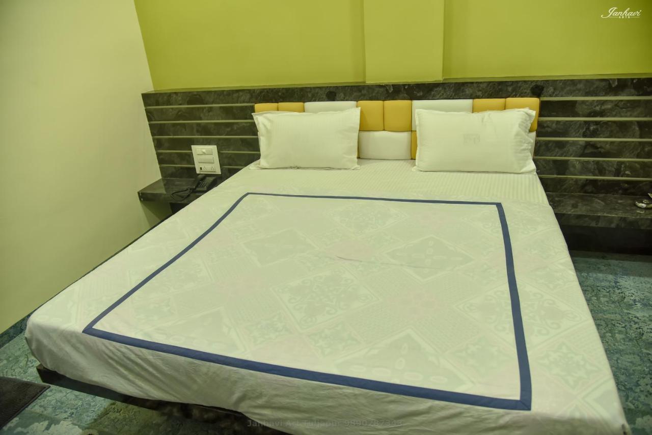 Pawan Executive Tuljapur מראה חיצוני תמונה