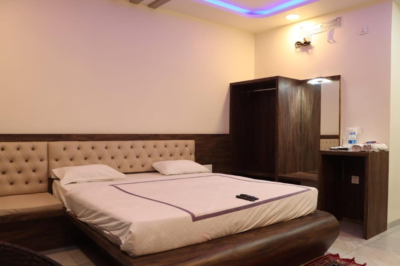 Pawan Executive Tuljapur מראה חיצוני תמונה