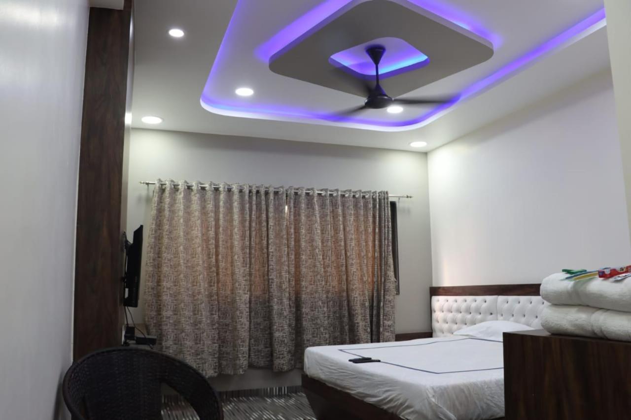 Pawan Executive Tuljapur מראה חיצוני תמונה