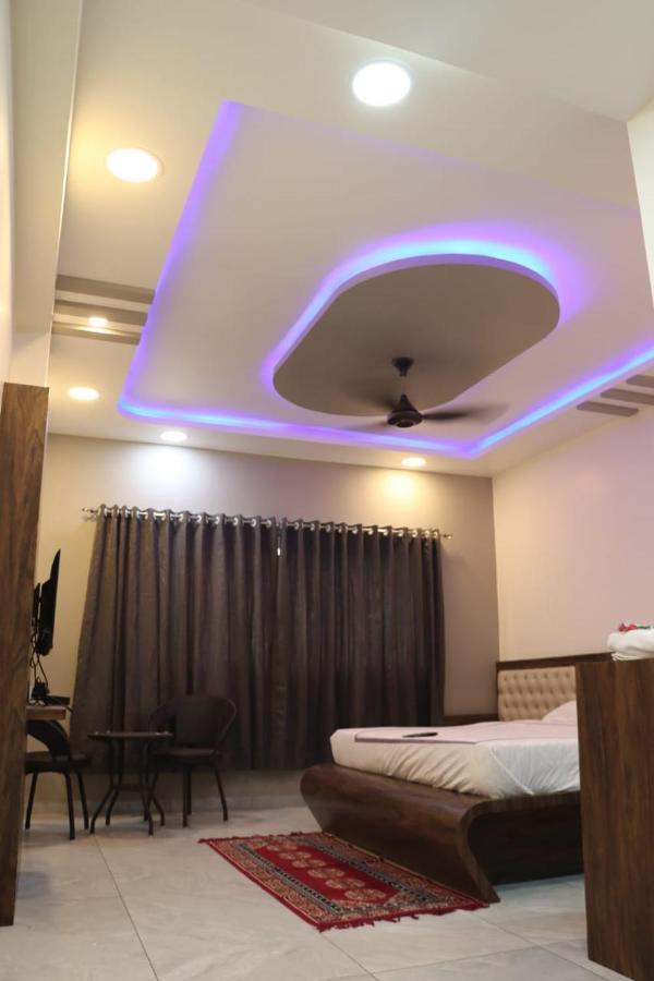 Pawan Executive Tuljapur מראה חיצוני תמונה
