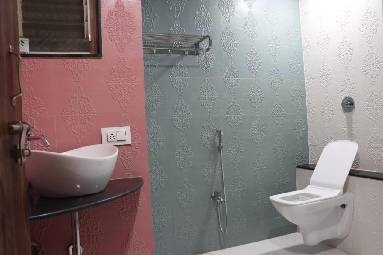 Pawan Executive Tuljapur מראה חיצוני תמונה