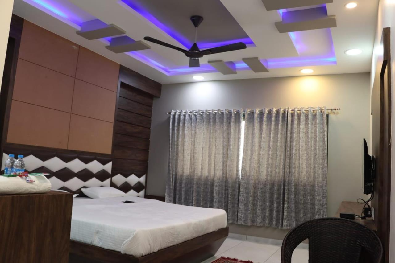 Pawan Executive Tuljapur מראה חיצוני תמונה