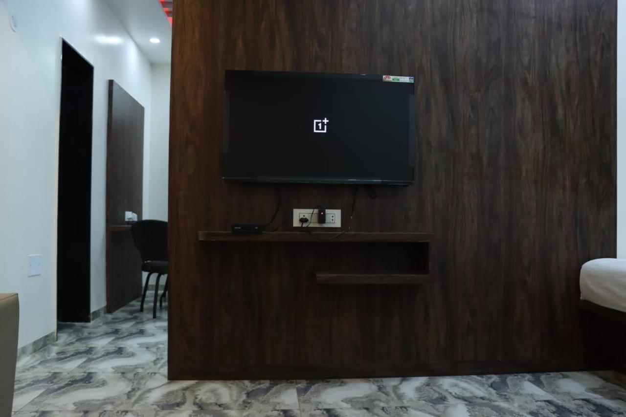 Pawan Executive Tuljapur מראה חיצוני תמונה