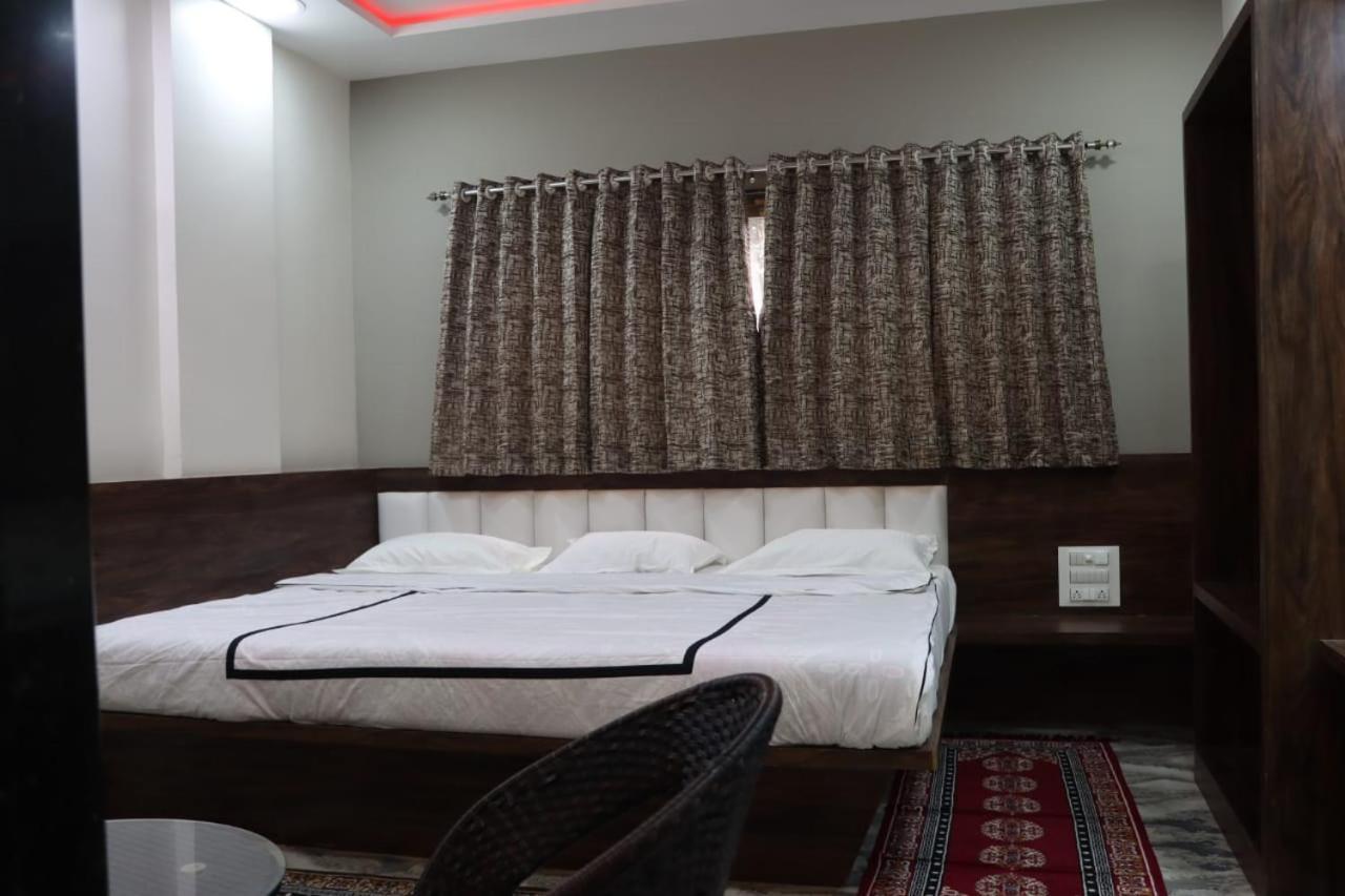 Pawan Executive Tuljapur מראה חיצוני תמונה