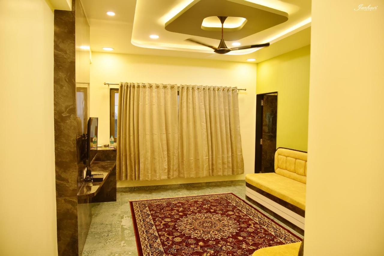 Pawan Executive Tuljapur מראה חיצוני תמונה
